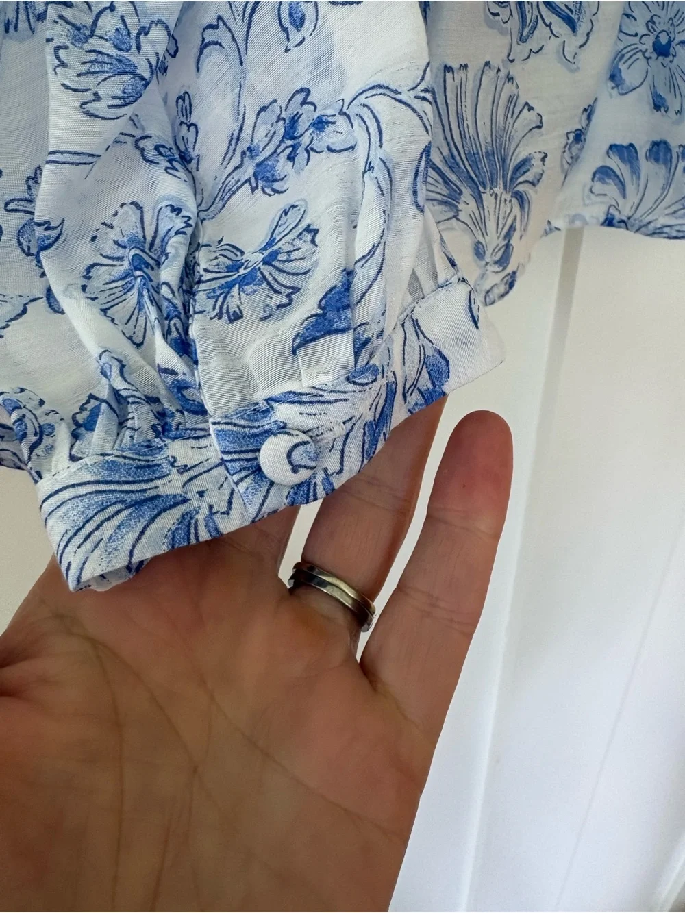 Zara Light Blue Floral Ruffle V-Neck Women's Top SZ SM - Picture 7 of 9